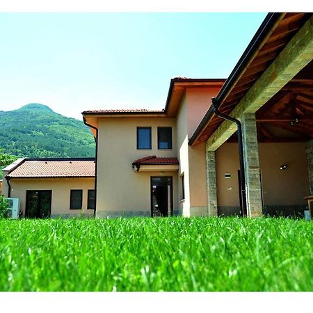 Yustina Villas Guest House Zewnętrze zdjęcie