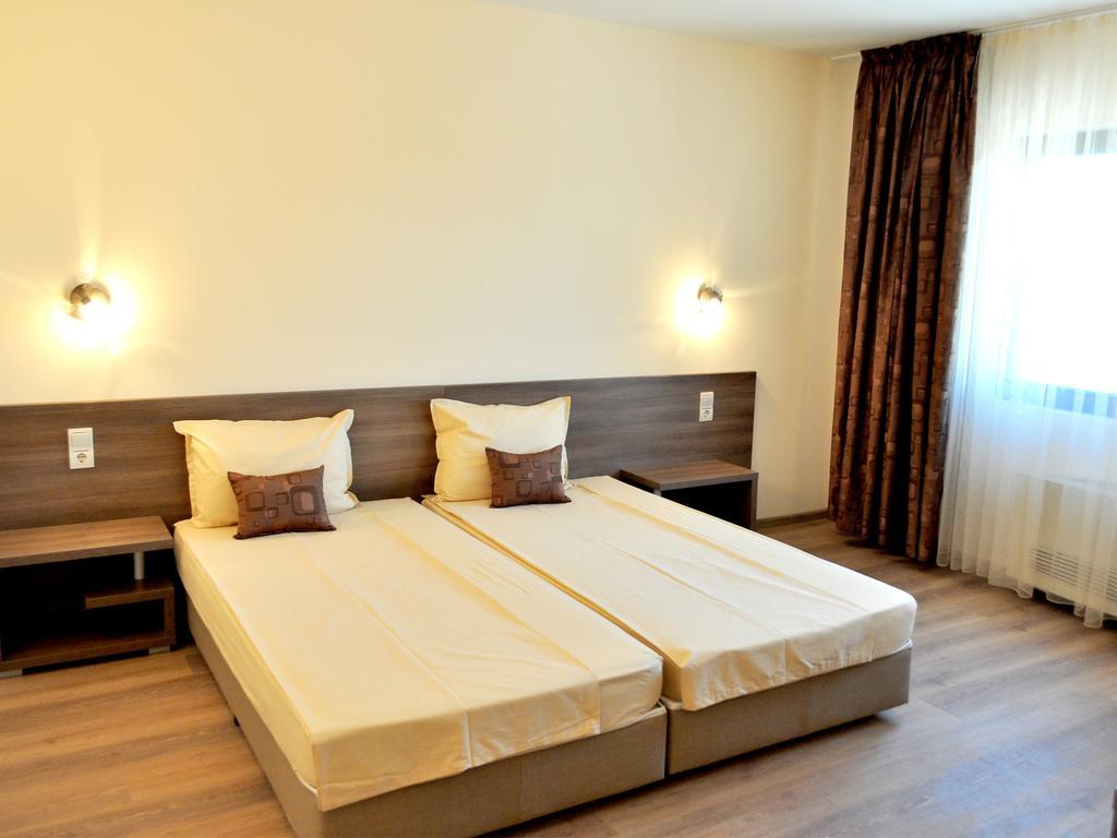 Yustina Villas Guest House Pokój zdjęcie