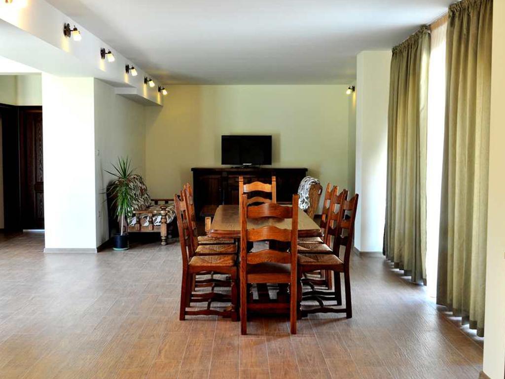 Yustina Villas Guest House Zewnętrze zdjęcie